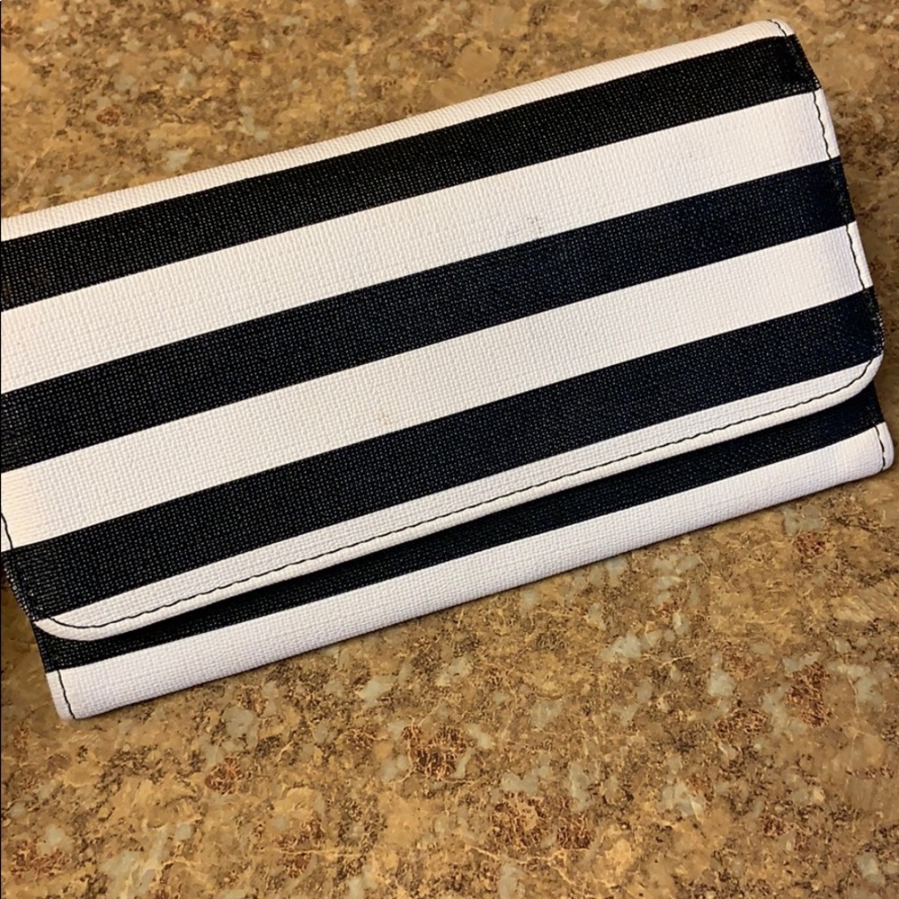 Kut from Kloth trifold wallet